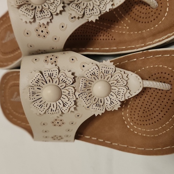 New!Light beige flower wedge flip flop arch support thong sandal off white ivory - Picture 5 of 11